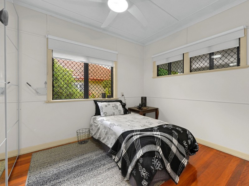 56 Eleventh Avenue, Kedron QLD 4031