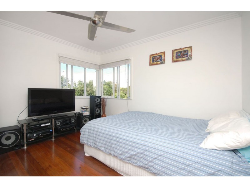 19 Basnett Street, Chermside West QLD 4032