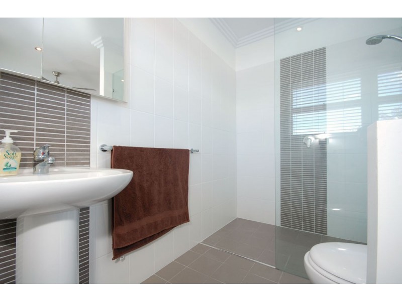 19 Basnett Street, Chermside West QLD 4032