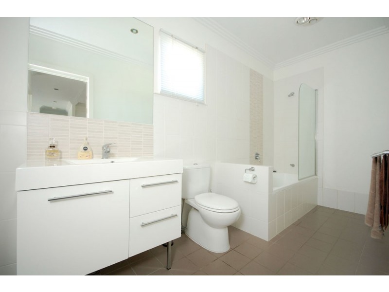 19 Basnett Street, Chermside West QLD 4032