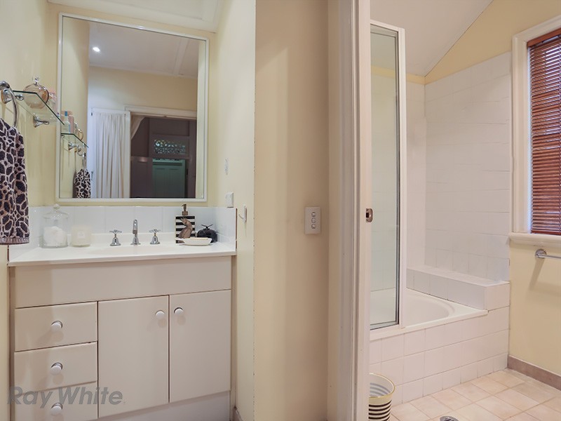 11 Madden Street, Albion QLD 4010