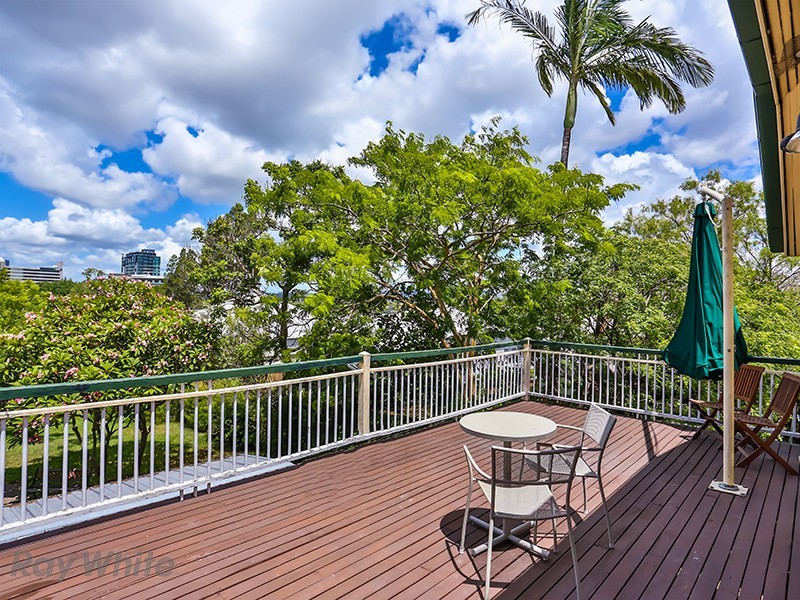 11 Madden Street, Albion QLD 4010