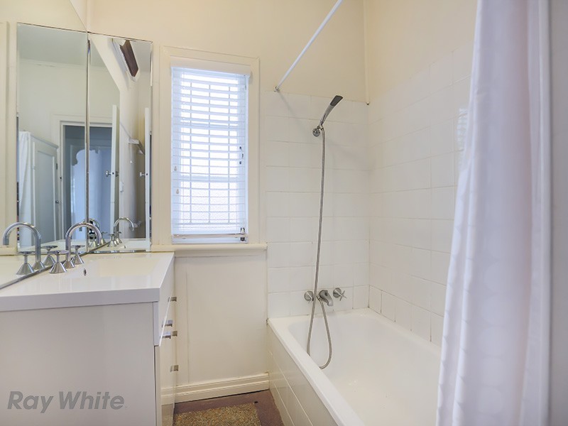 24 Brook Street, Windsor QLD 4030