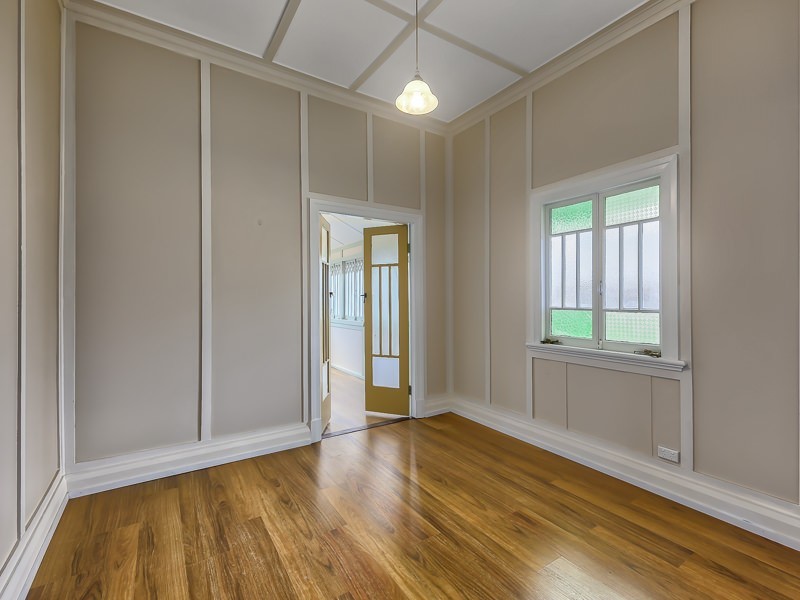 90 Lansdowne Street, Newmarket QLD 4051