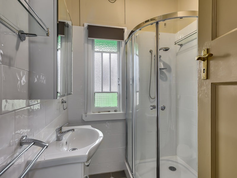 90 Lansdowne Street, Newmarket QLD 4051