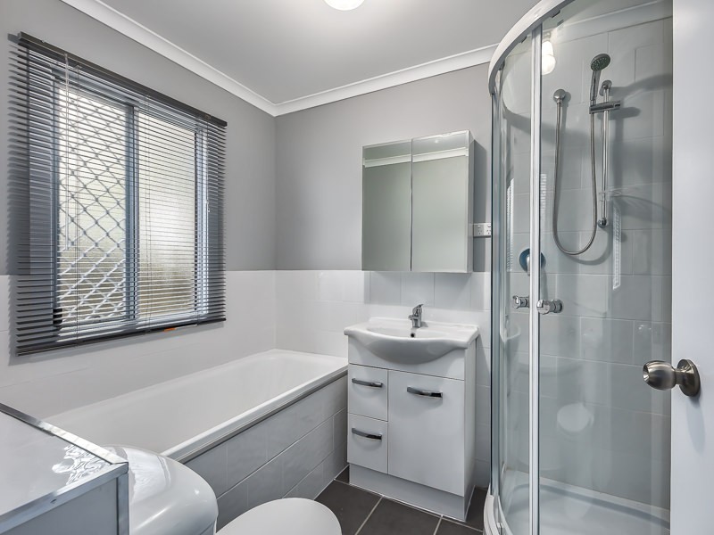 90 Lansdowne Street, Newmarket QLD 4051