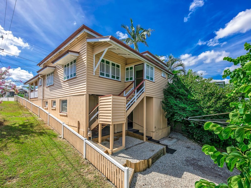 90 Lansdowne Street, Newmarket QLD 4051