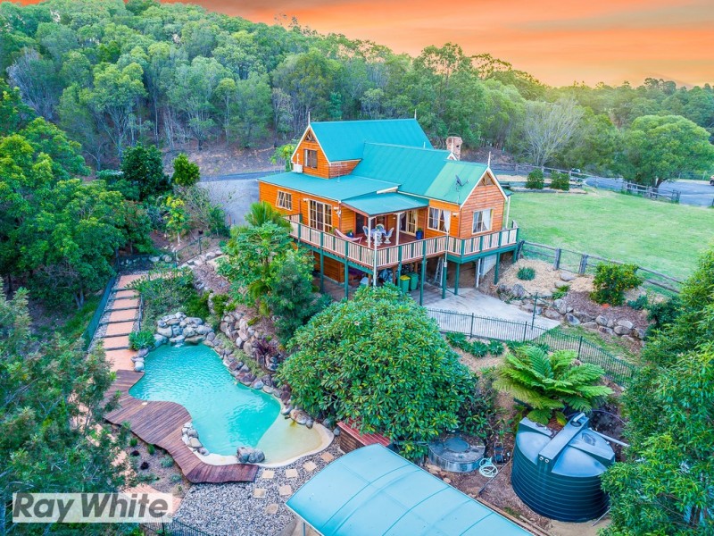 3 Skyline Court, Draper QLD 4520