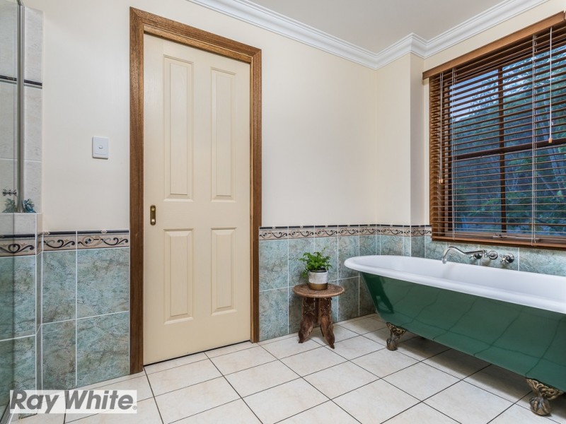 3 Skyline Court, Draper QLD 4520