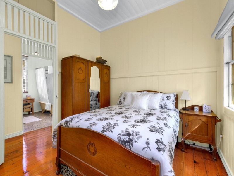 11 Grove Street, Albion QLD 4010