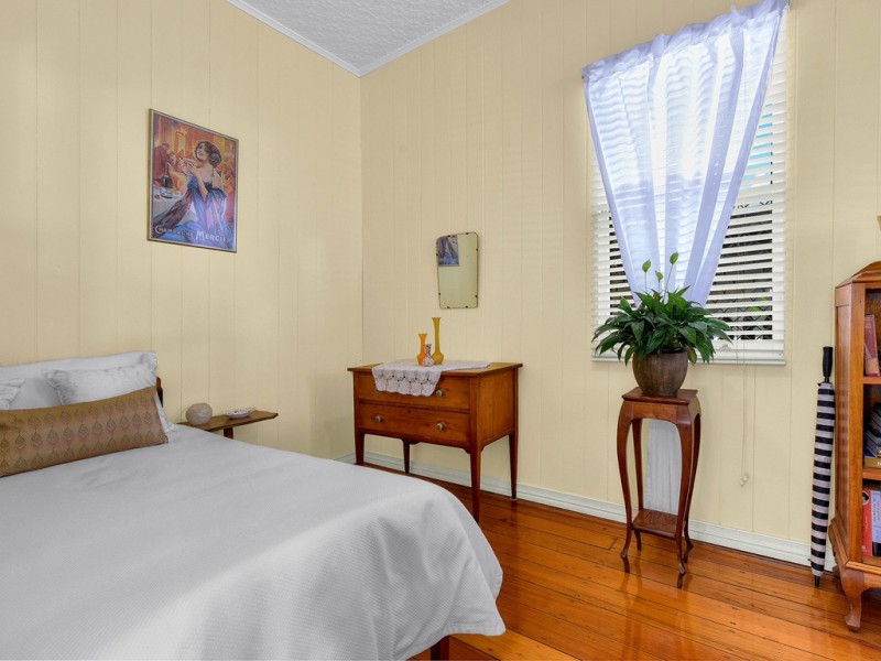 11 Grove Street, Albion QLD 4010