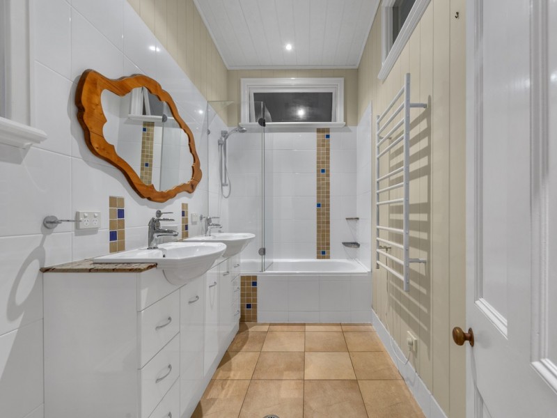 28 Grove Street, Albion QLD 4010