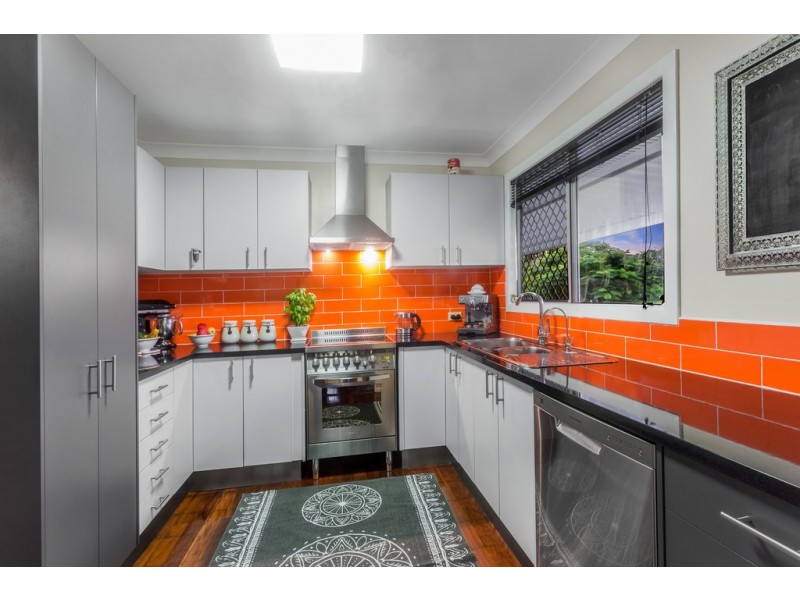 20 Heilbromm Street, Stafford Heights QLD 4053