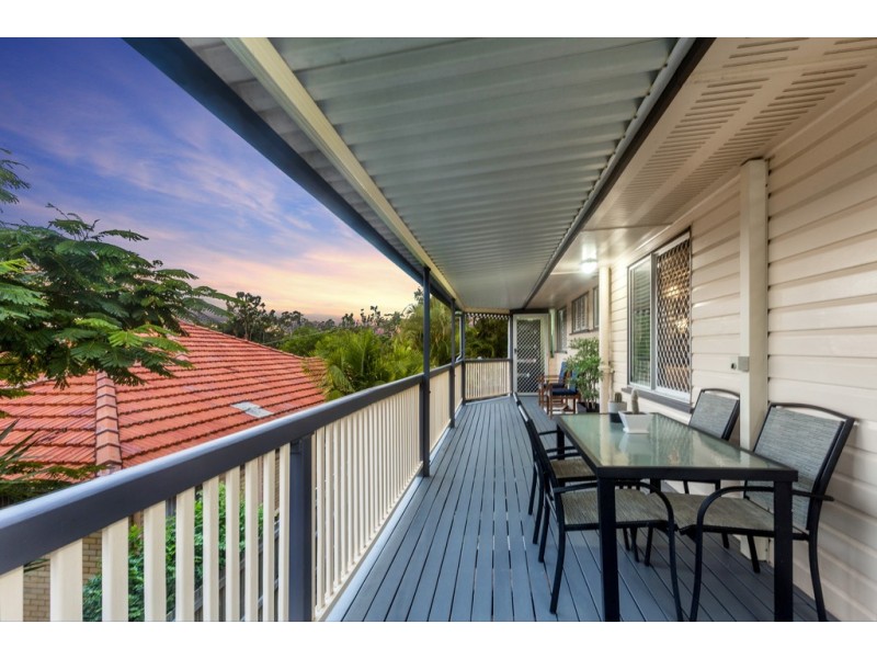 20 Heilbromm Street, Stafford Heights QLD 4053