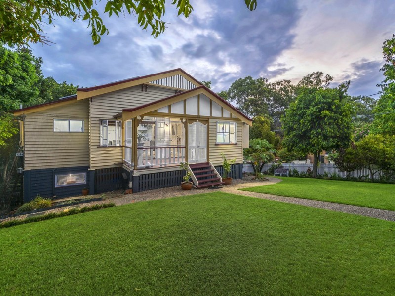 64 The Drive, Bardon QLD 4065
