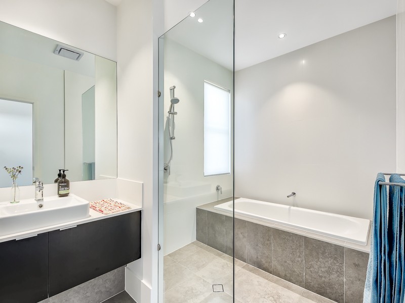 27 Miller Street, Chermside QLD 4032