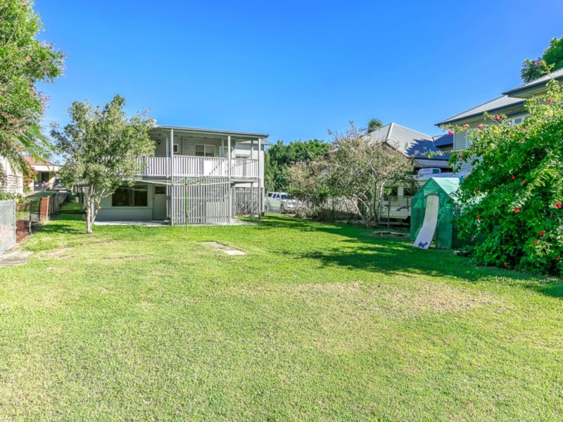 14 Carroll Crescent, Grange QLD 4051