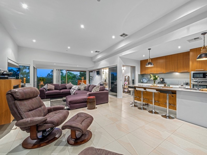 106 Stuartholme Road, Bardon QLD 4065