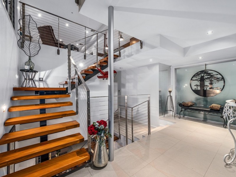 106 Stuartholme Road, Bardon QLD 4065