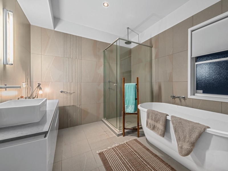 106 Stuartholme Road, Bardon QLD 4065