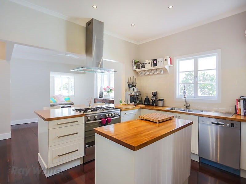 28 Turrana Street, Stafford QLD 4053