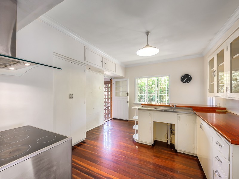 14 Tathra Street, Stafford QLD 4053