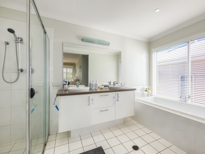 14 Tarm Street, Wavell Heights QLD 4012