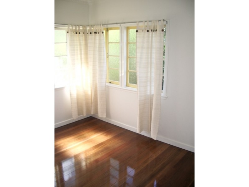 33 Wayland Street, Stafford QLD 4053