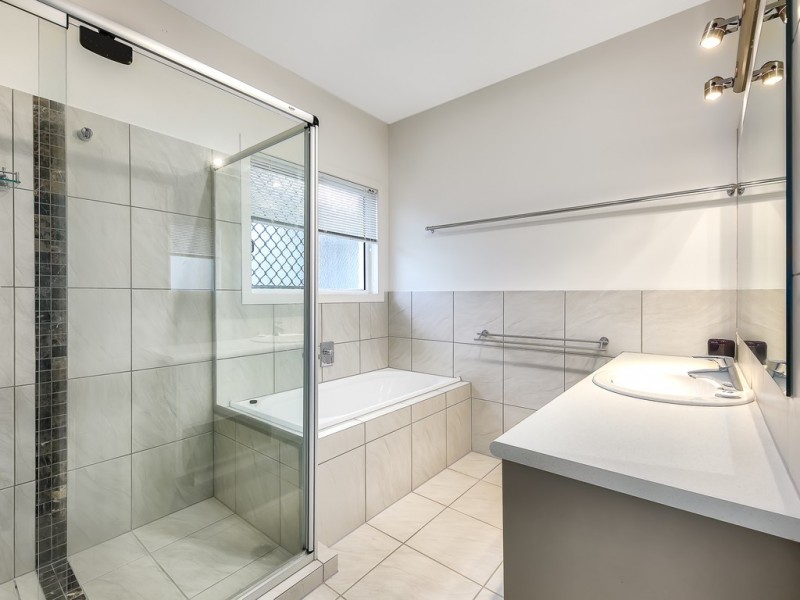 9 Bunya Lake Court, Bunya QLD 4055