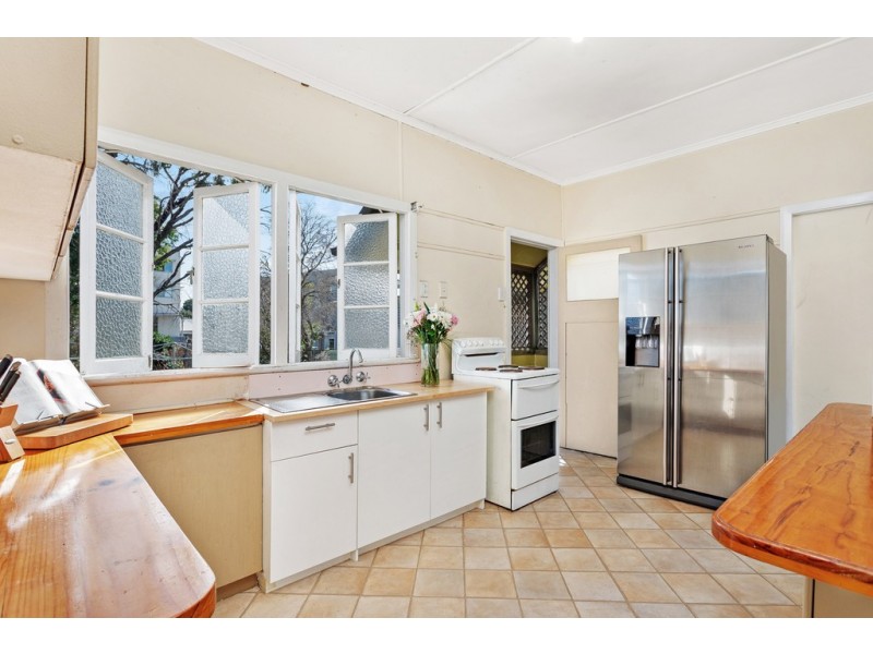 10 Balal Street, Stafford QLD 4053