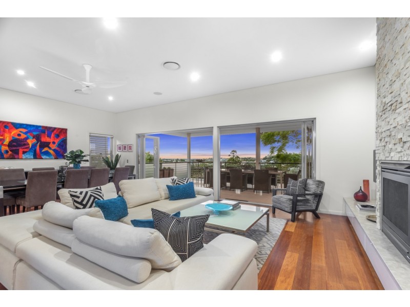 91 Lansdowne Street, Newmarket QLD 4051