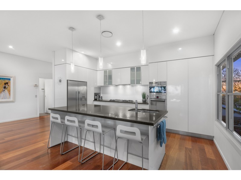 91 Lansdowne Street, Newmarket QLD 4051