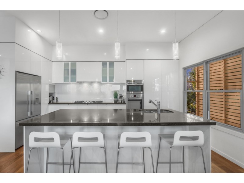 91 Lansdowne Street, Newmarket QLD 4051