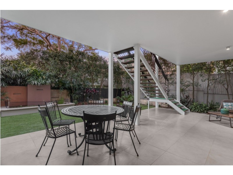 91 Lansdowne Street, Newmarket QLD 4051