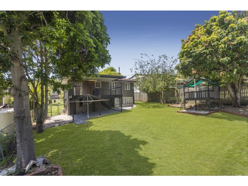 26 Heilbromm Street, Stafford Heights QLD 4053