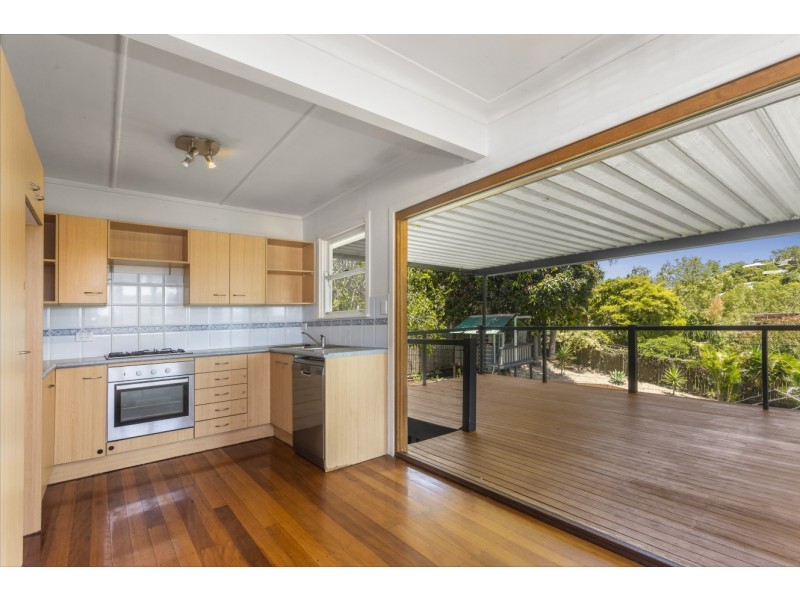 26 Heilbromm Street, Stafford Heights QLD 4053