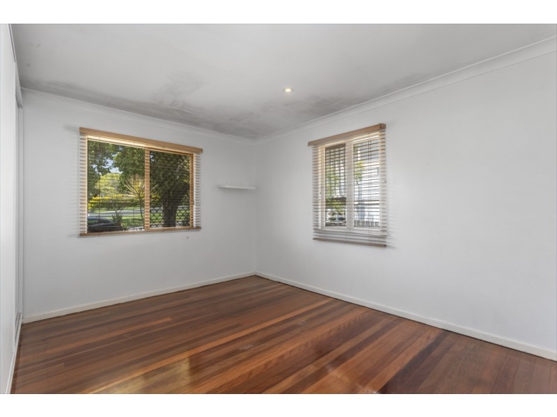 26 Heilbromm Street, Stafford Heights QLD 4053