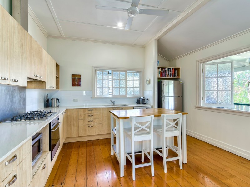 32 Stoneleigh Street, Albion QLD 4010
