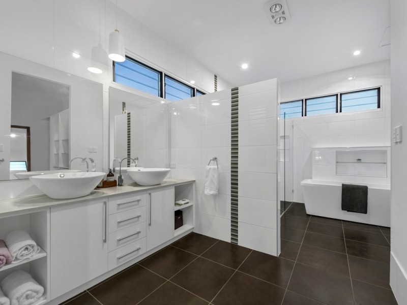 155 Kitchener Road, Kedron QLD 4031