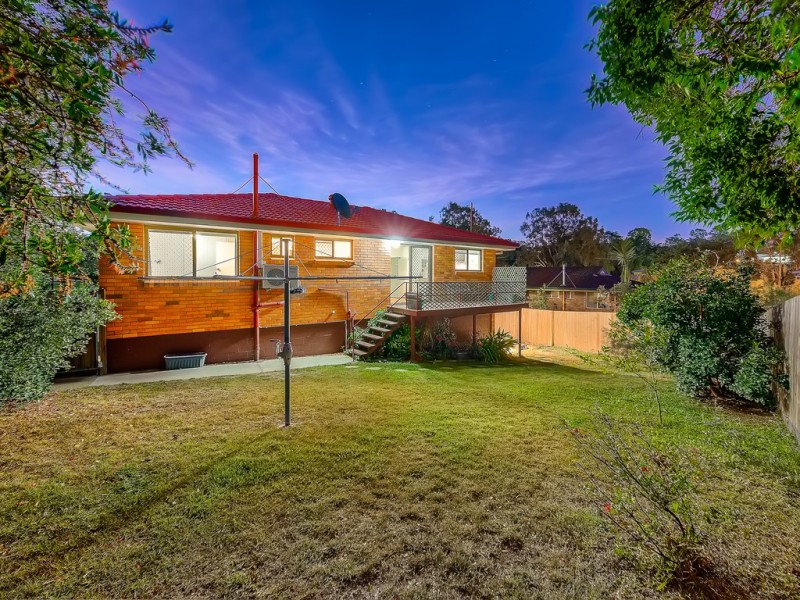 4 Cayley Street, Everton Park QLD 4053