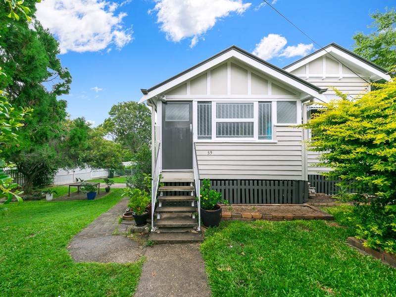 39 Fifth Avenue, Kedron QLD 4031