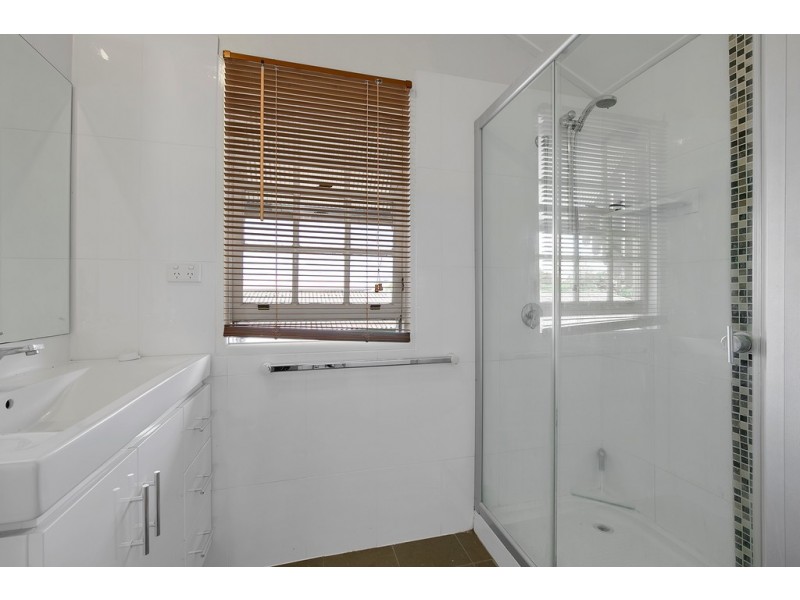 109 Raceview Avenue, Hendra QLD 4011