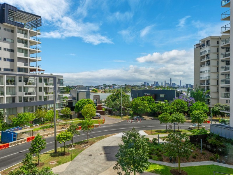 20309/8 Harbour Road, Hamilton QLD 4007