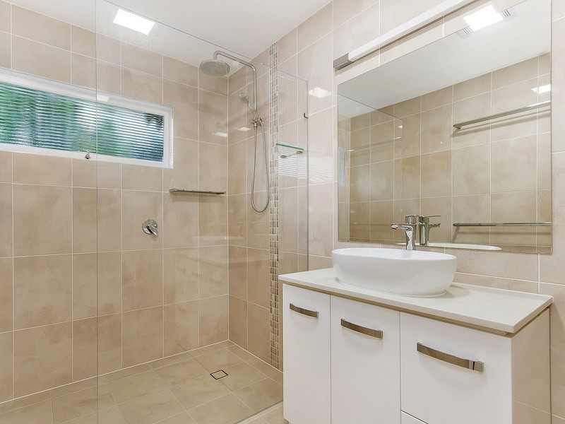 16 Tasman Street, Stafford Heights QLD 4053