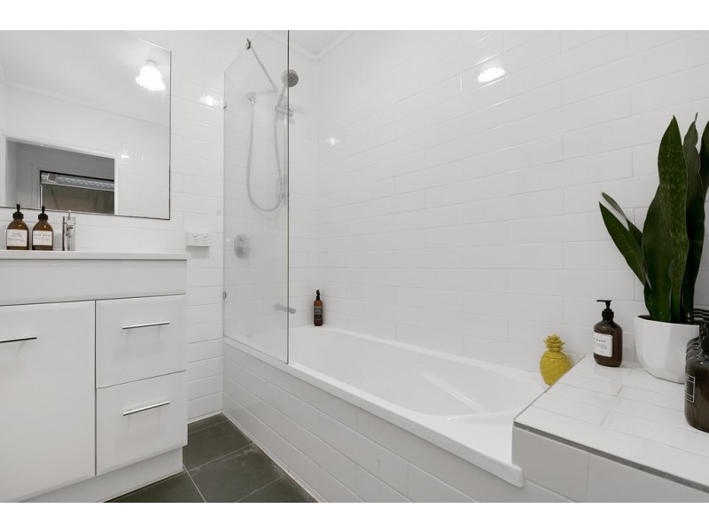 84 Harding Street, Hendra QLD 4011