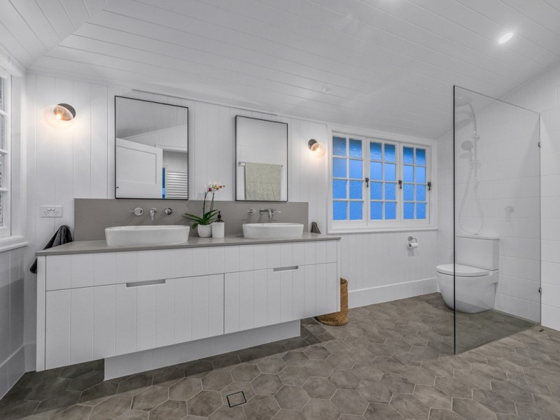 79 Lanham Avenue, Grange QLD 4051