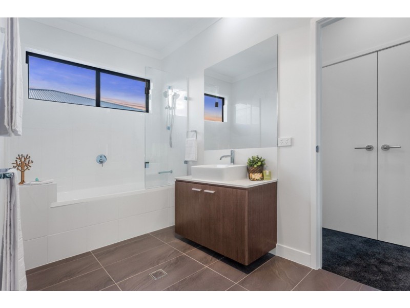 1/64 Shamrock Street, Gordon Park QLD 4031