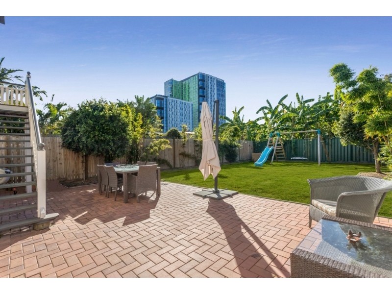 42 Fern Street, Woolloongabba QLD 4102