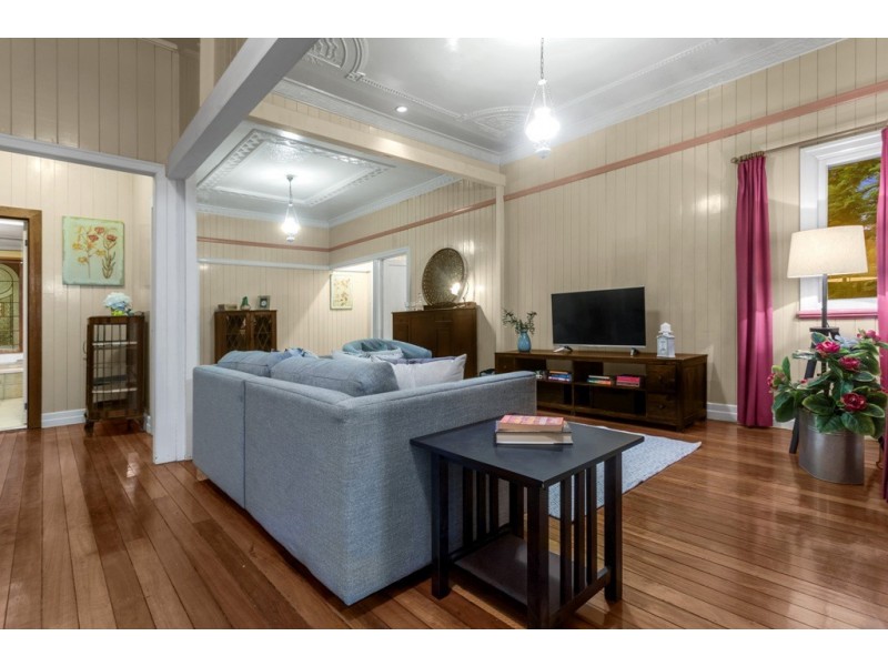 42 Dorrington Drive, Ashgrove QLD 4060