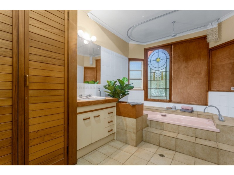 42 Dorrington Drive, Ashgrove QLD 4060